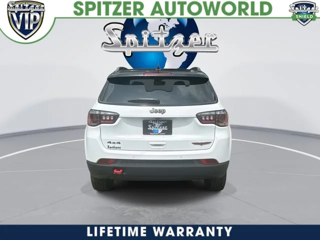 New 2026 Bright White Clear-Coat Exterior Paint Jeep Trailhawk image 8