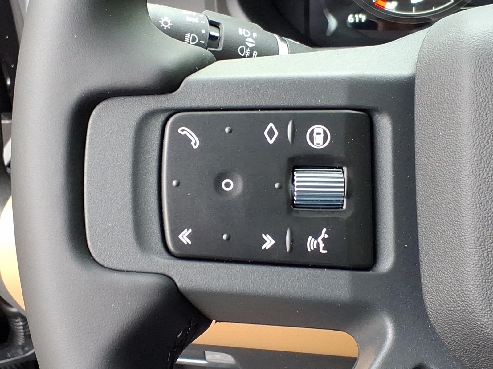New 2026 Santorini Black LAND ROVER S image 16