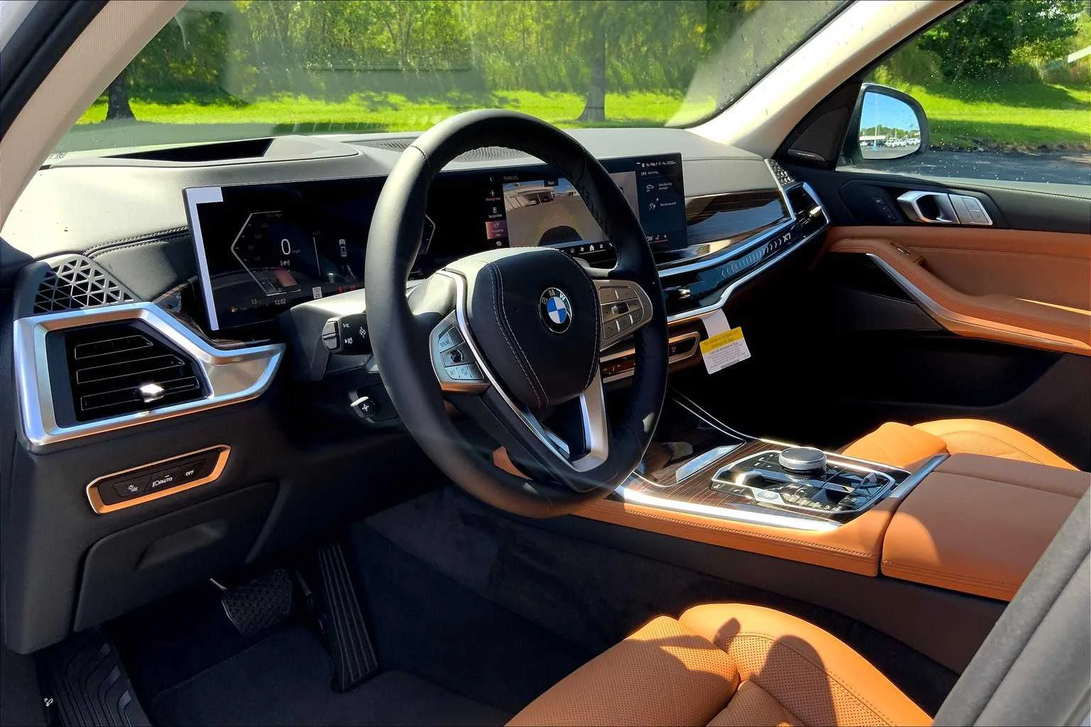 New 2026 Mineral White Metallic BMW xDrive40i image 7