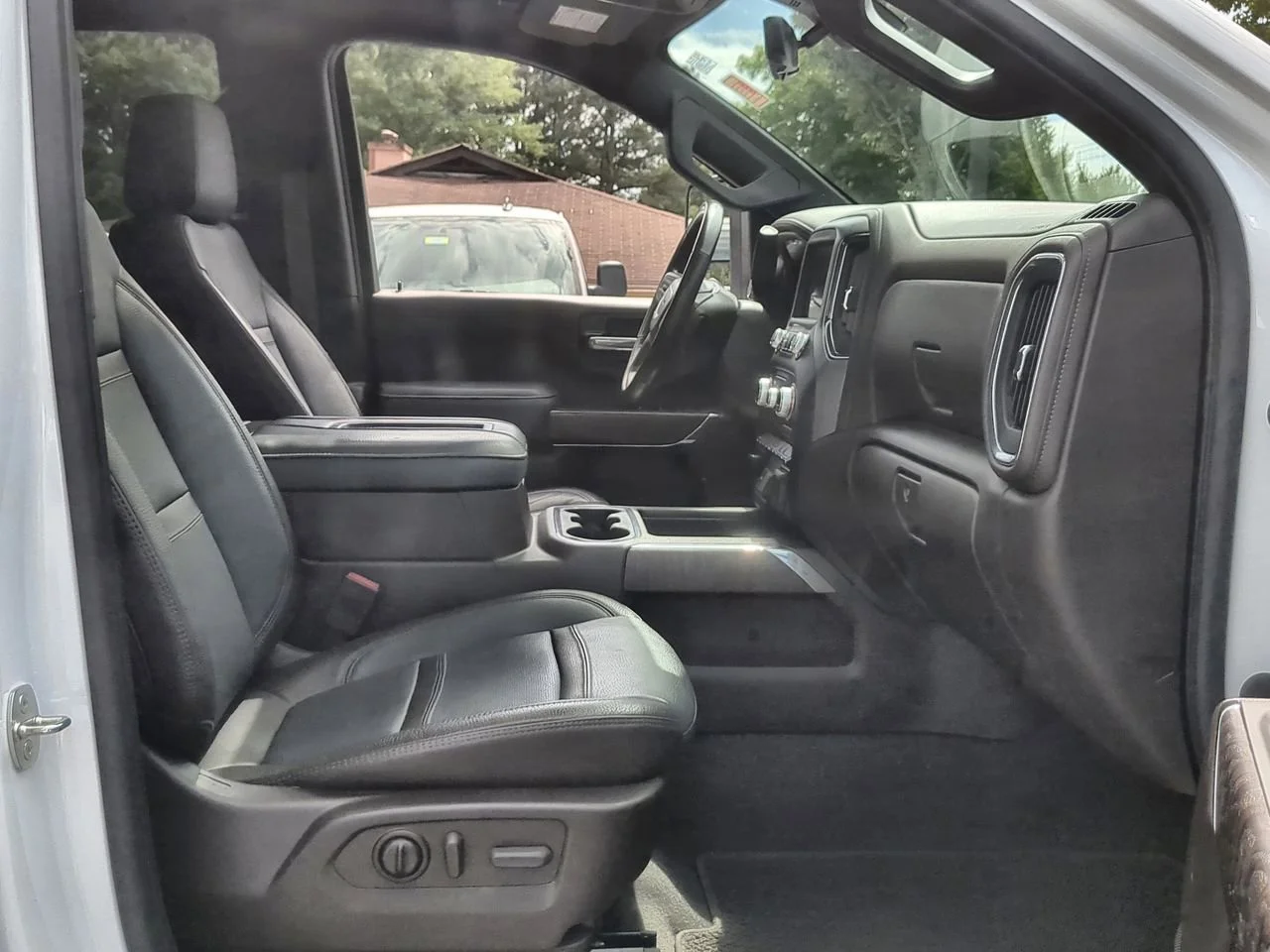 Used 2022 Summit White GMC Denali image 29