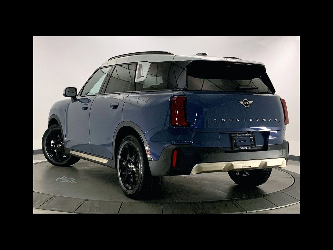 New 2027 Slate Blue Metallic MINI ICONIC image 2