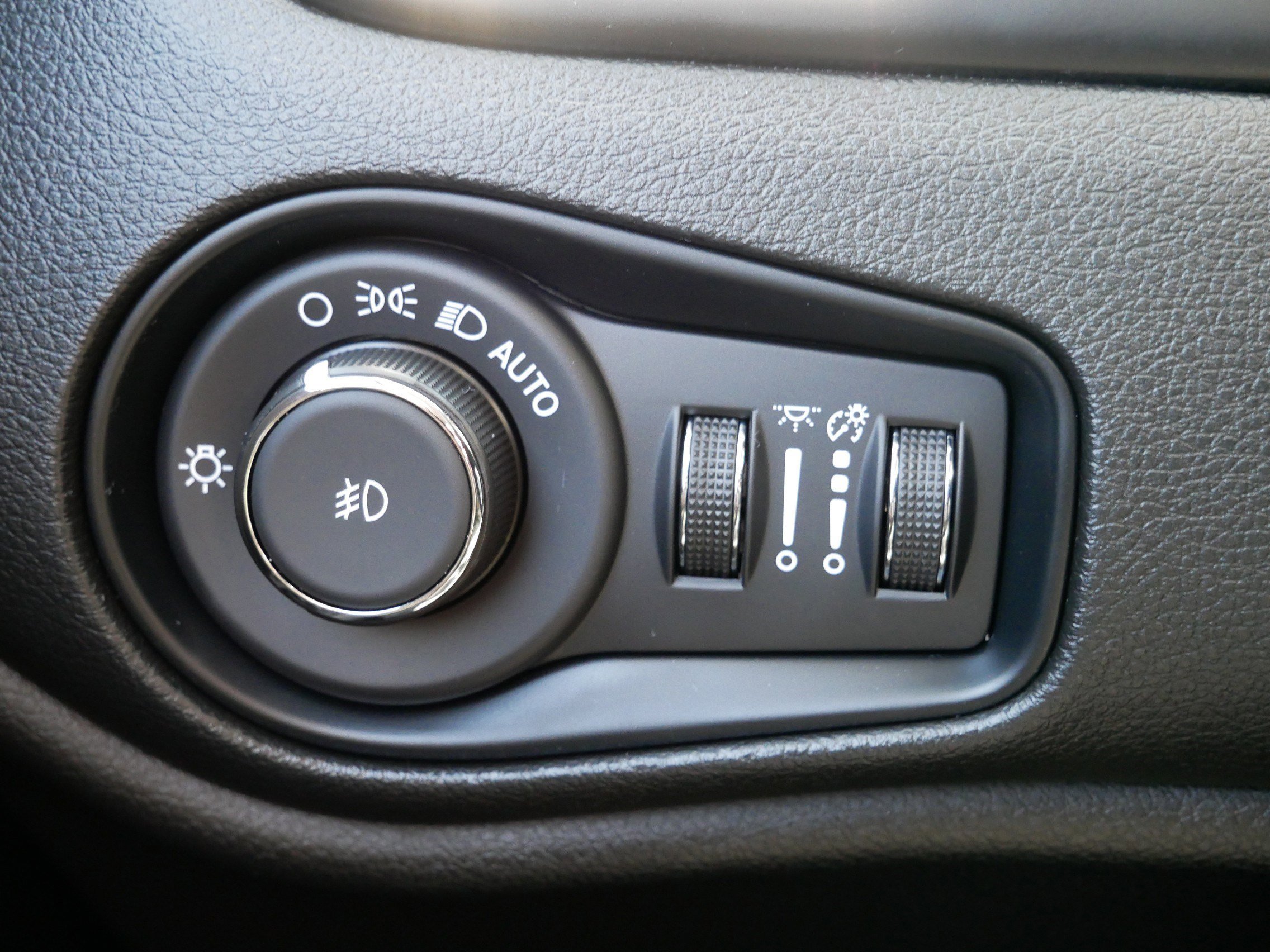 2023 Jeep Renegade Limited - Photo 25