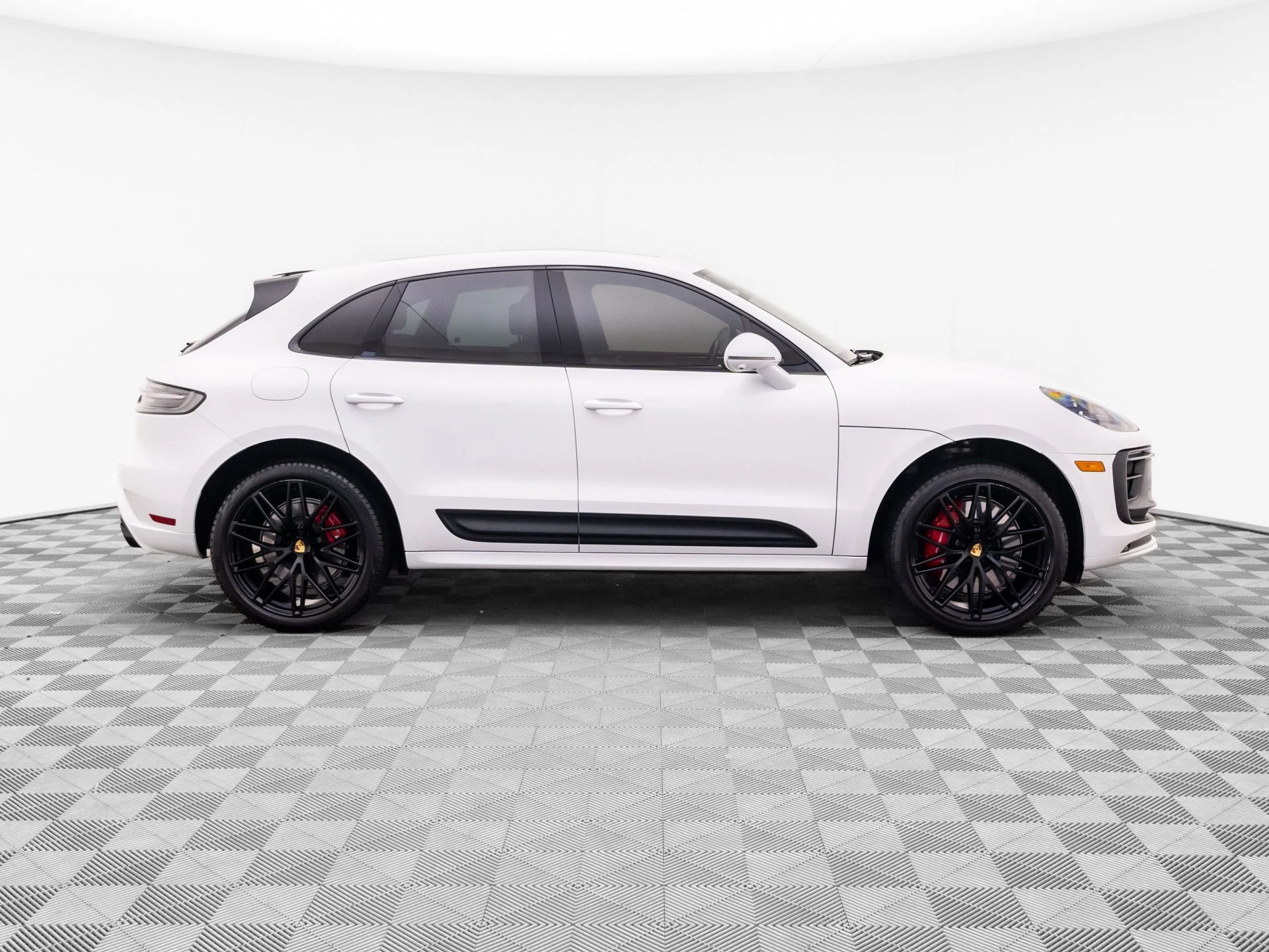 Used 2023  Porsche GTS image 7