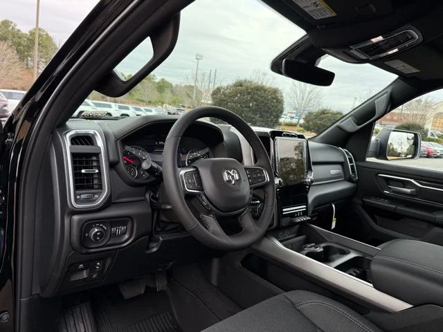 New 2026 Diamond Black Crystal Pearl-Coat Exterior Paint RAM Big Horn/Lone Star image 15