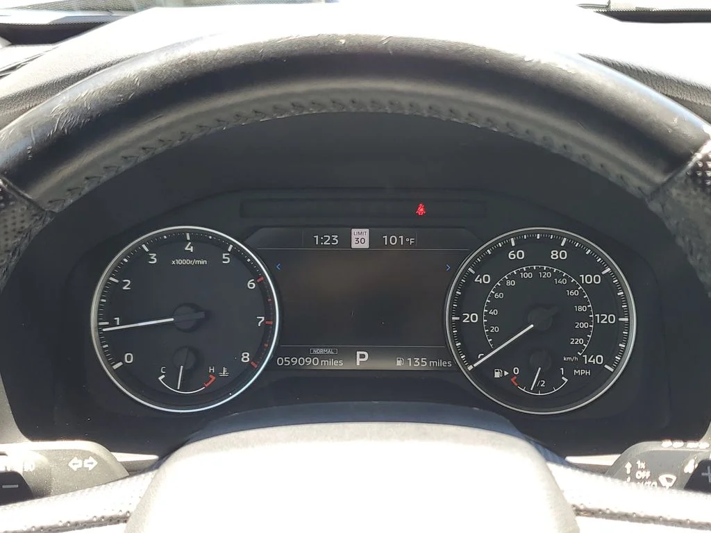 Used 2022  Mitsubishi SEL image 26