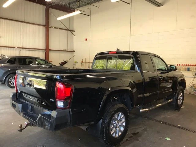 Used 2018 Black Toyota SR5 image 5