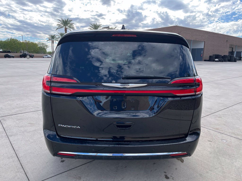 Certified Used 2025 Black Chrysler Select image 10