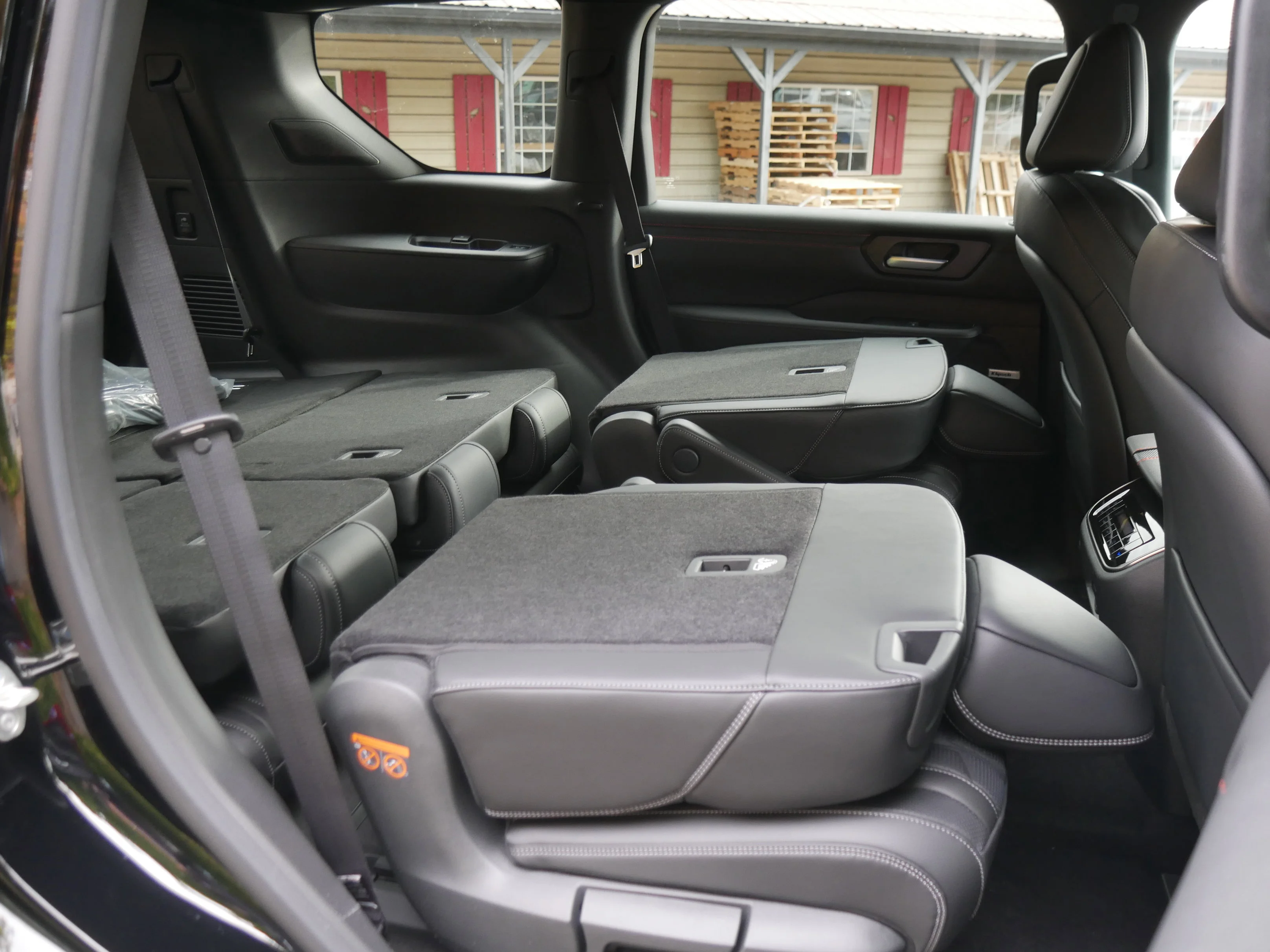 2026 Nissan Armada PRO-4X - Photo 33