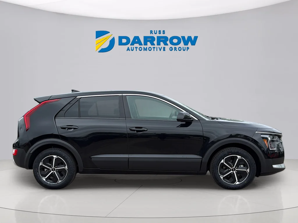 Used 2023 Black Kia LX image 6