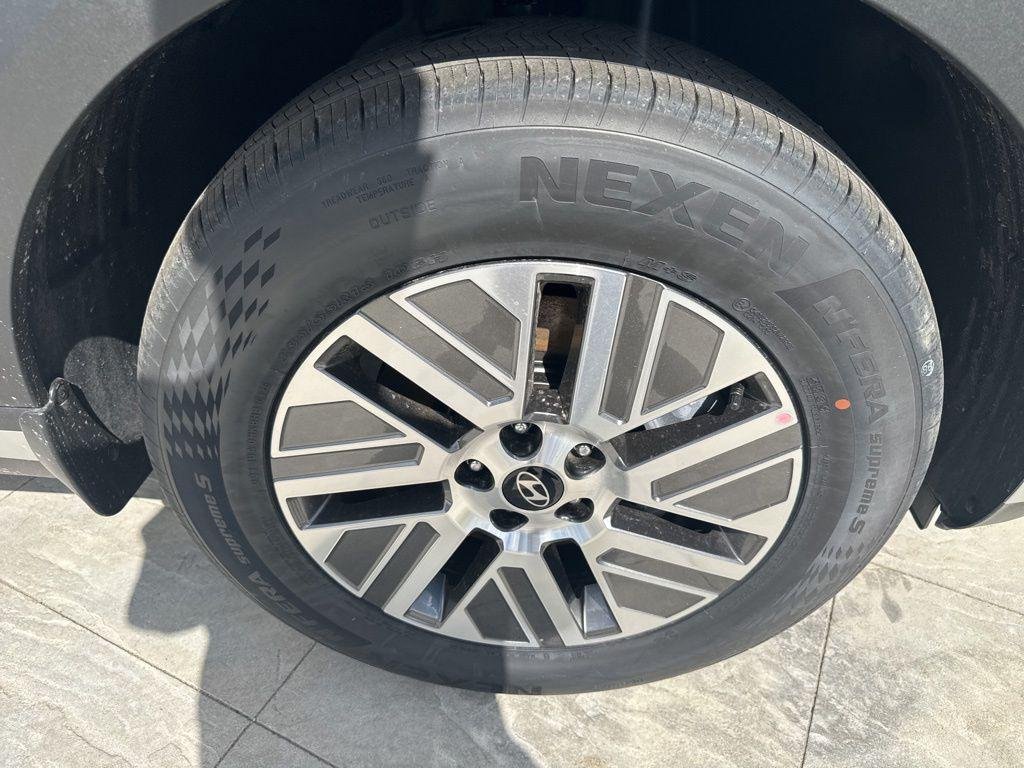 New 2026 Black Hyundai SEL 7P image 13