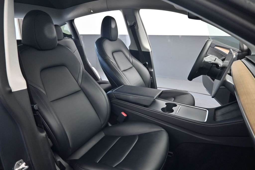 Used 2022  Tesla Long Range image 26