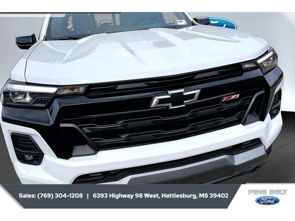 Used 2024 Summit White Chevrolet 4WD Z71 image 22