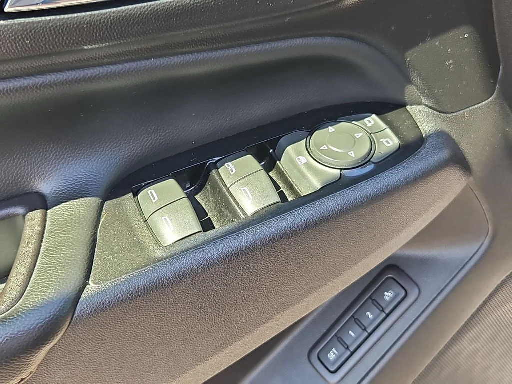 Used 2022 Iron Gray Metallic Chevrolet Premier image 11