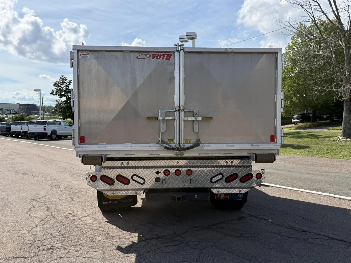 Used 2023 White Ford XLT 4x4 Power Stroke Kargo King Hooklift image 7