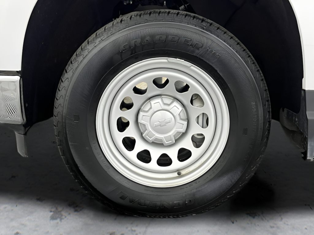 Used 2024 White Chevrolet LT image 19