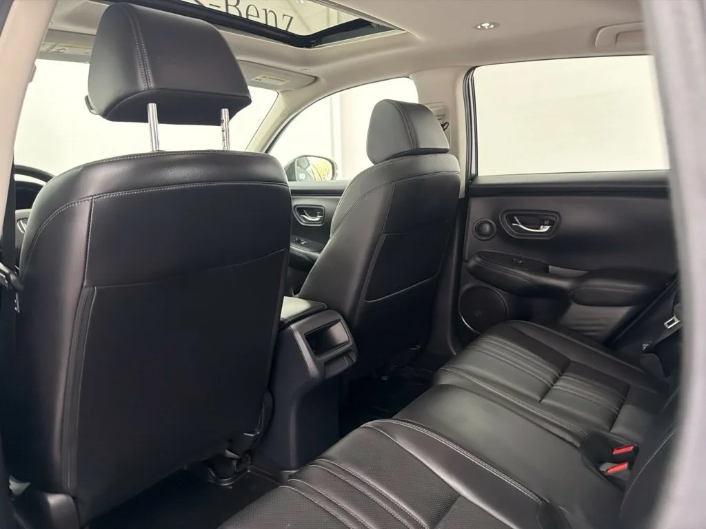 Used 2023 Gray Honda EX-L image 18