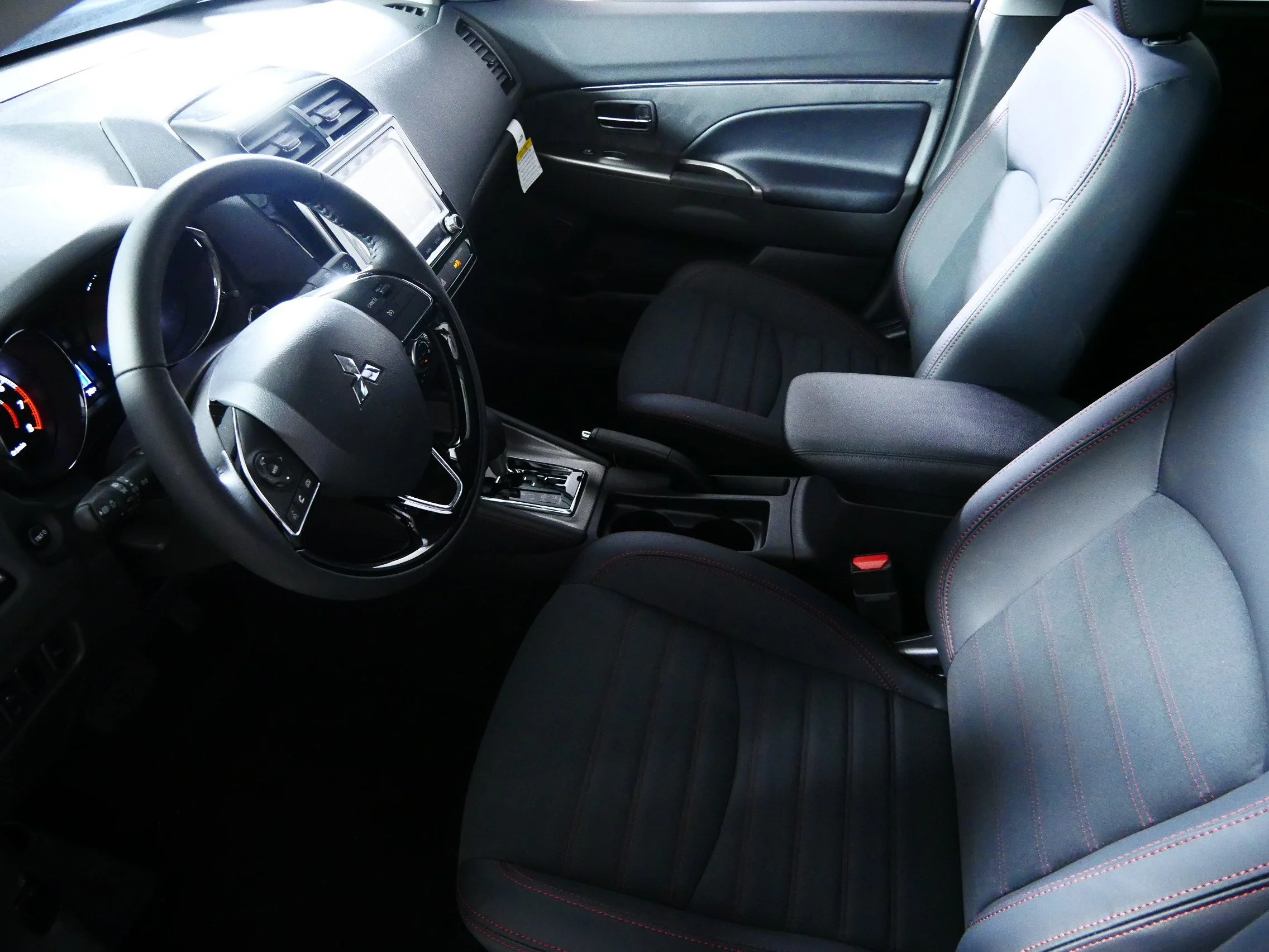 New 2026 Octane Blue Metallic Mitsubishi 2.0 SE image 4