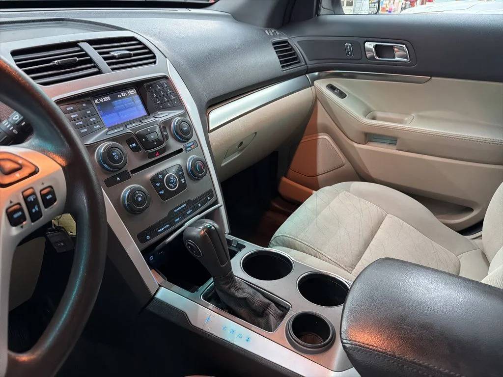 Used 2014 White Ford Base image 36