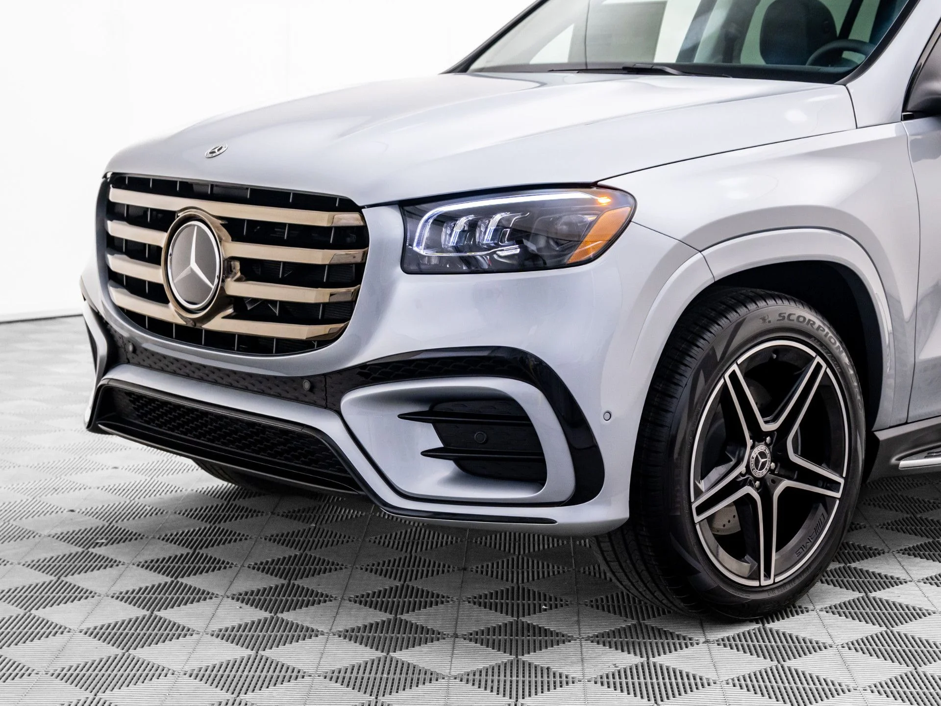 New 2026 Silver Mercedes-Benz GLS 450 image 39