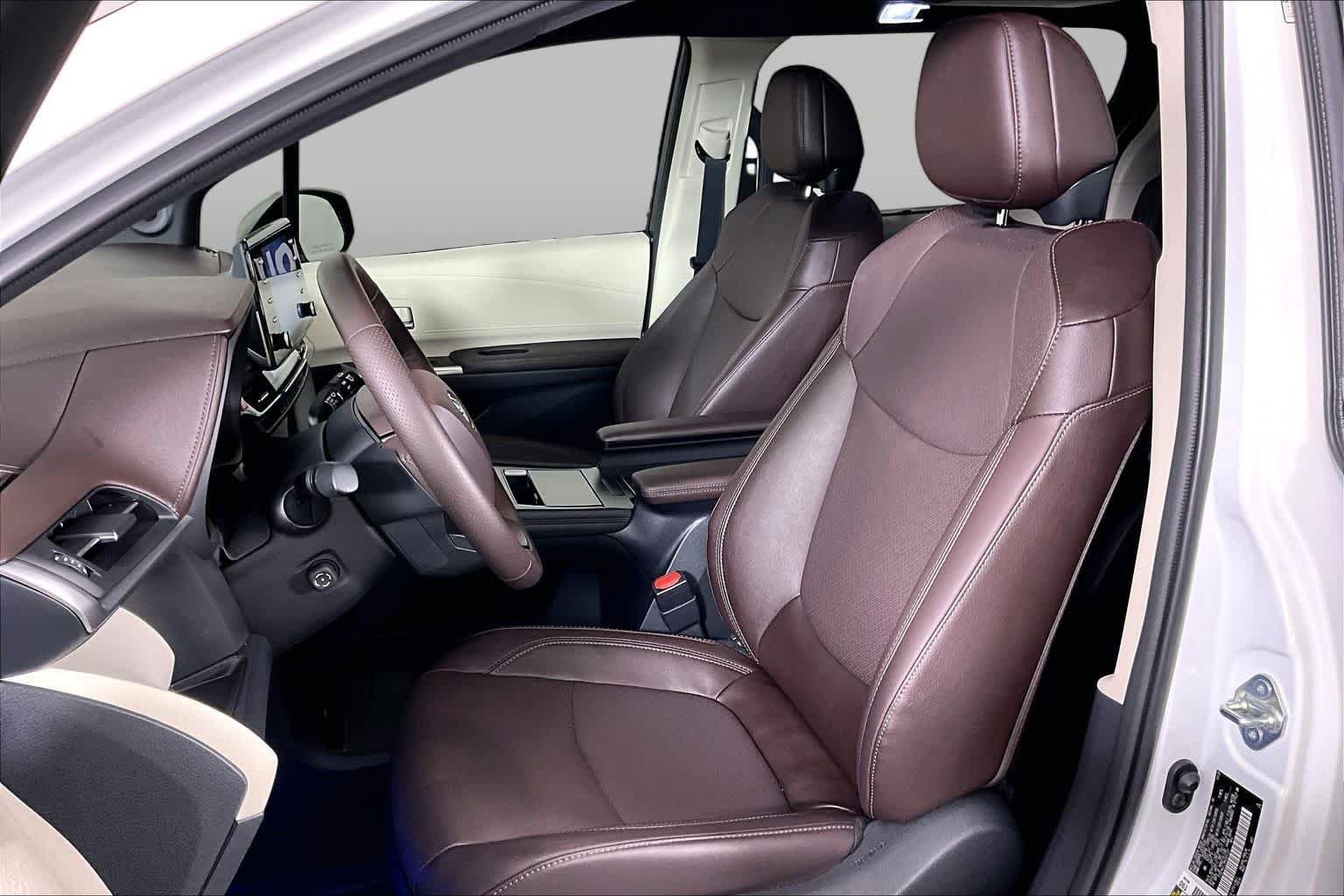 2021 Toyota Sienna Platinum - Photo 8
