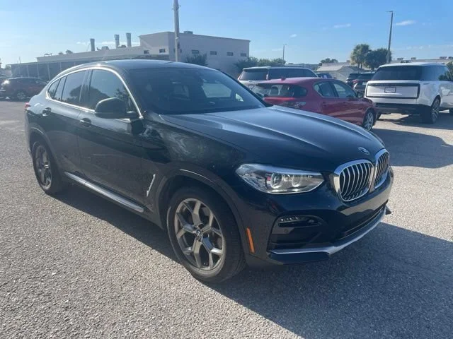 Used 2020 Black Sapphire Metallic BMW xDrive30i image 1