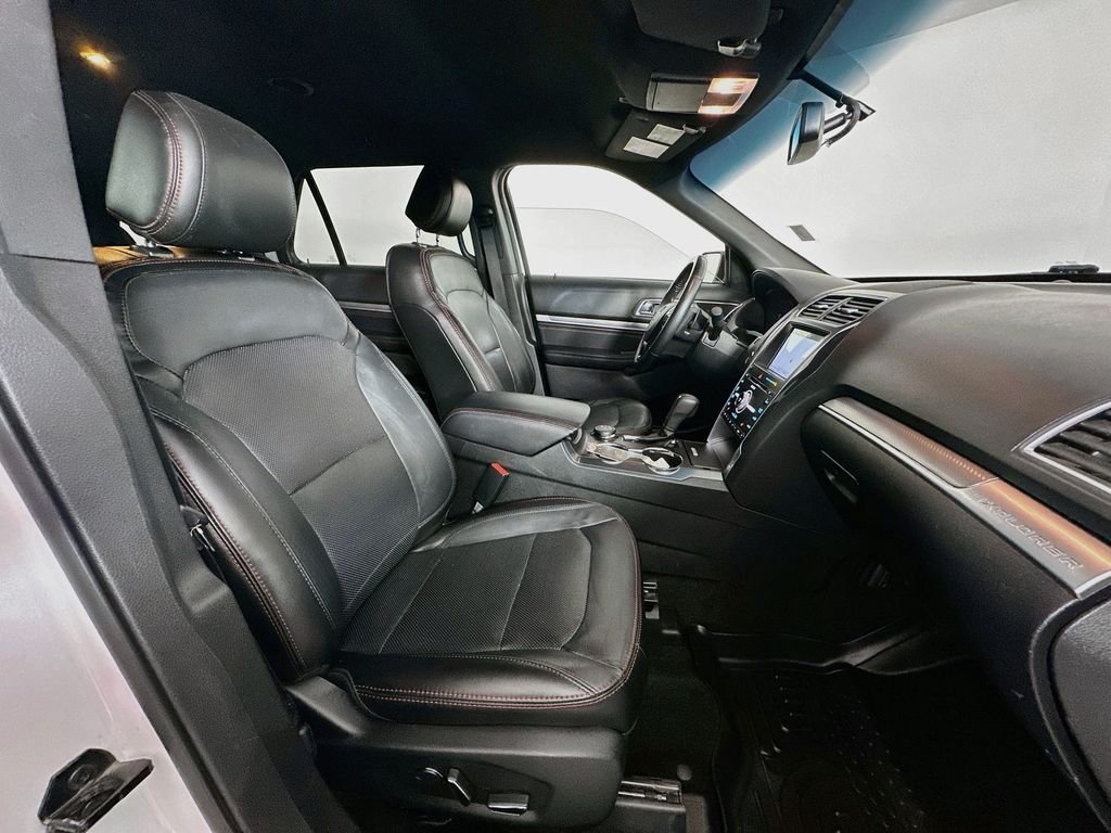 Used 2017 White Platinum Clearcoat Metallic Ford Sport image 30