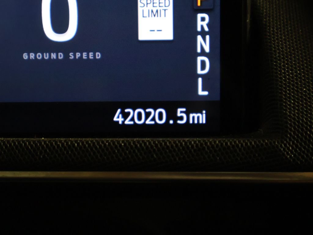 Used 2022 Gray Ford Select image 38