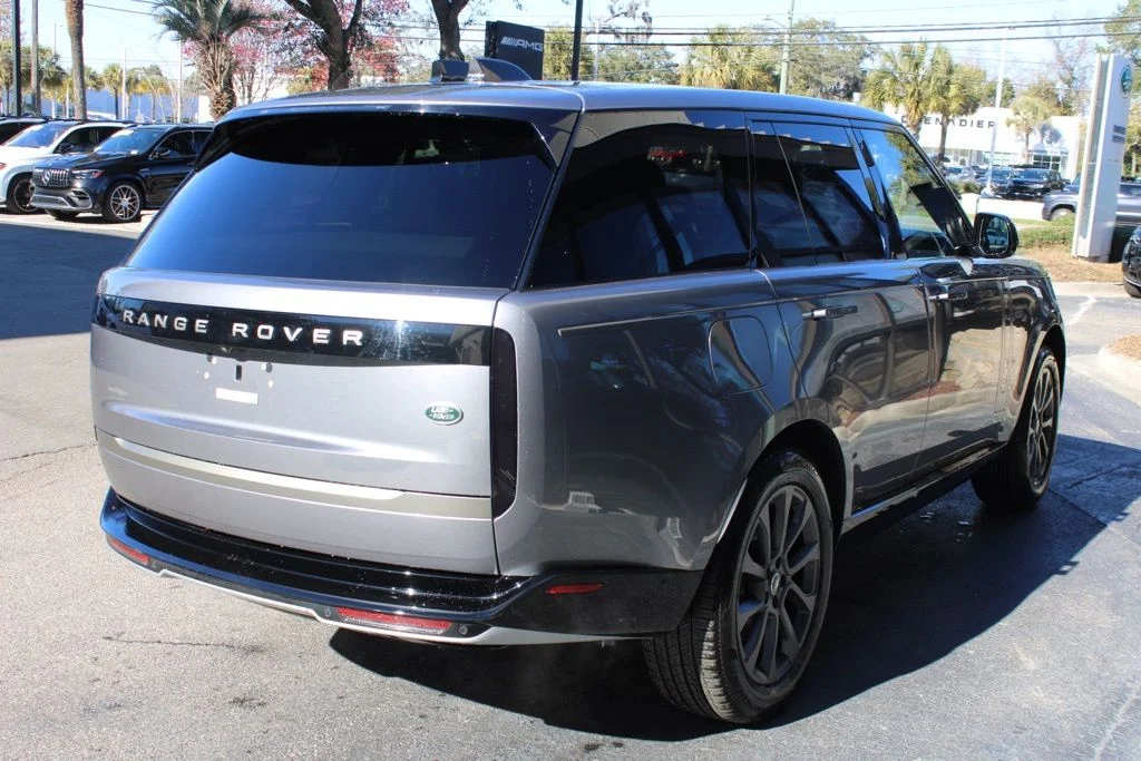 2023 Land Rover Range Rover SE - Photo 7