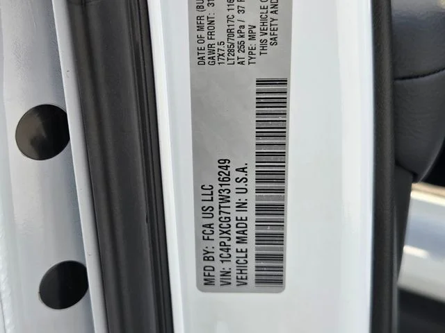 New 2026 Bright White Clear-Coat Exterior Paint Jeep Rubicon image 31