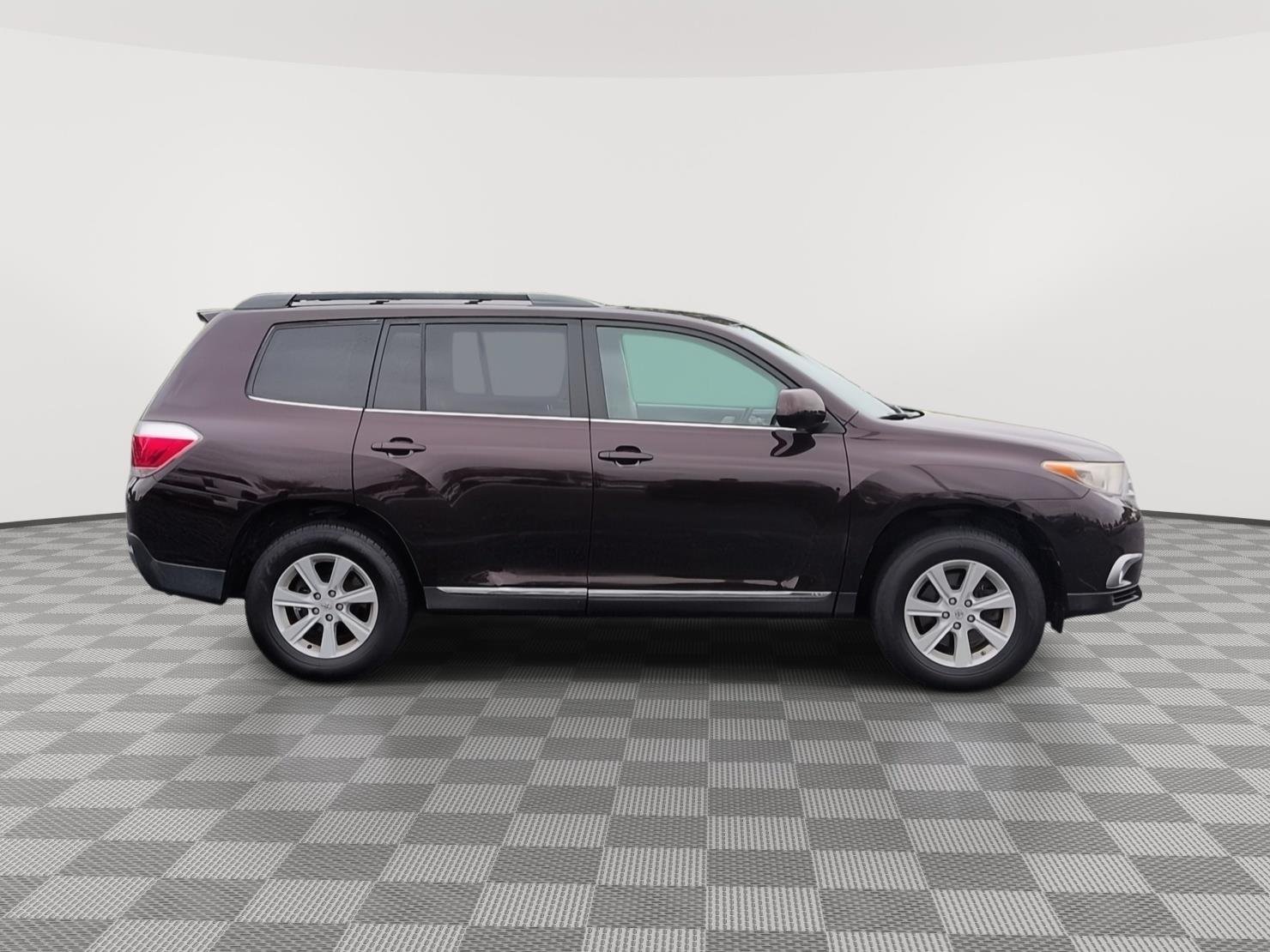 Used 2011 Sizzling Crimson Mica Toyota Base image 21