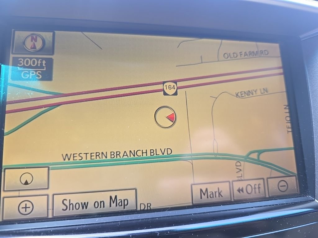Used 2012 Red Lexus 460 image 21