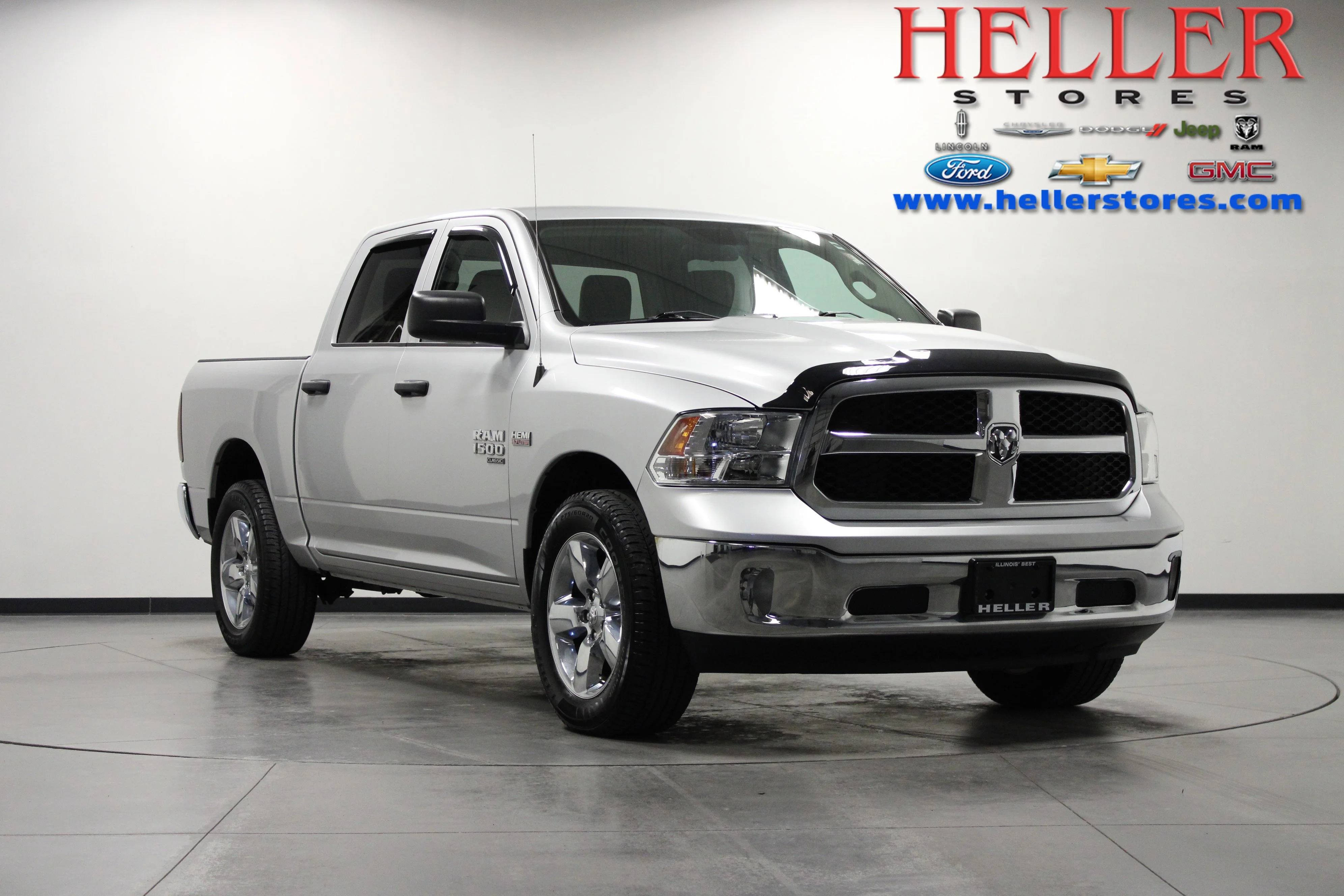 2019 RAM 1500 Classic Tradesman 4x4 Crew Cab 5'7's photo