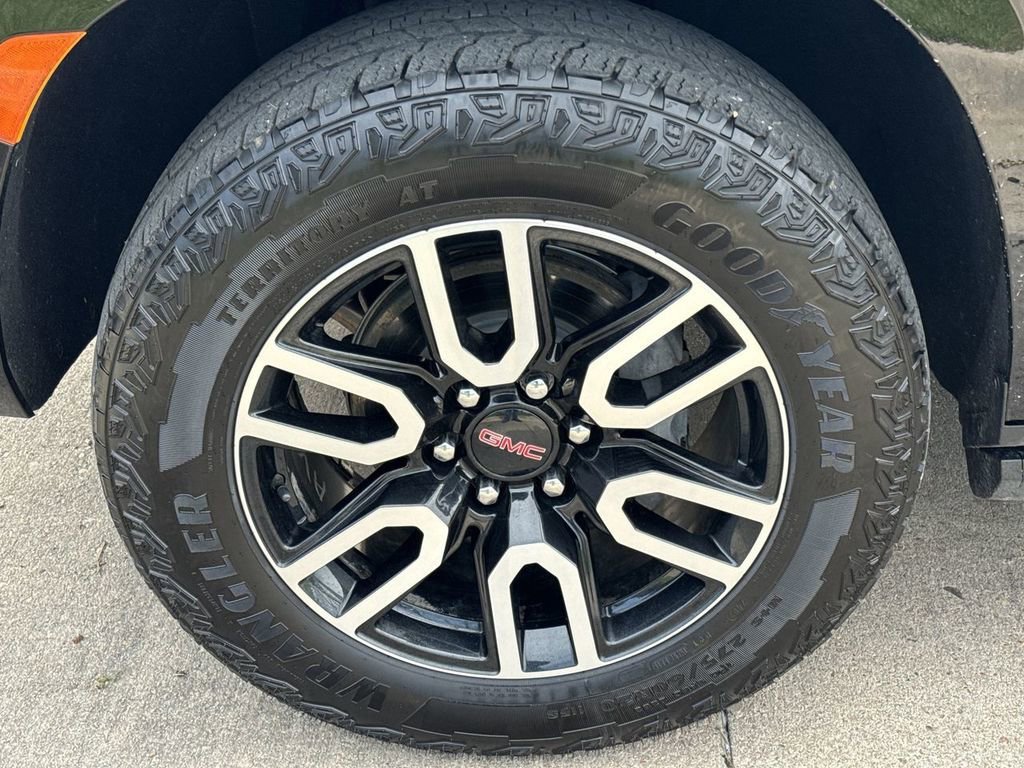 Used 2023 Onyx Black GMC AT4 image 34