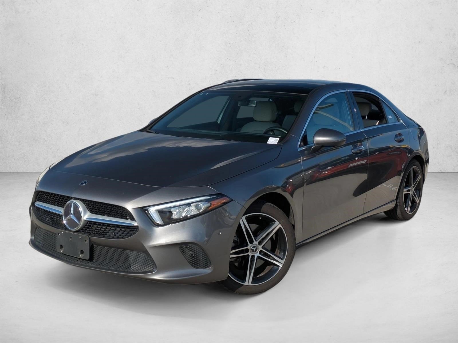 2019 Mercedes-Benz A-Class A220 4MATIC's photo