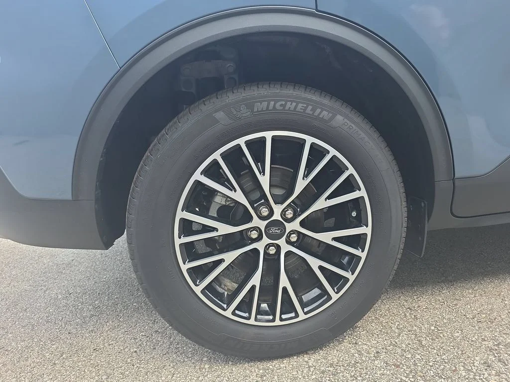 Used 2025 Blue Ford Base image 34