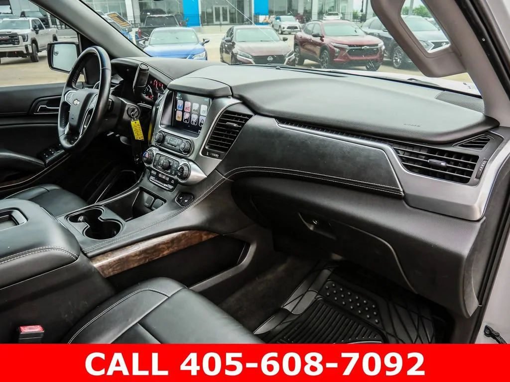 Used 2018 IRIDESCENT PEARL TRICOAT Chevrolet LT image 15