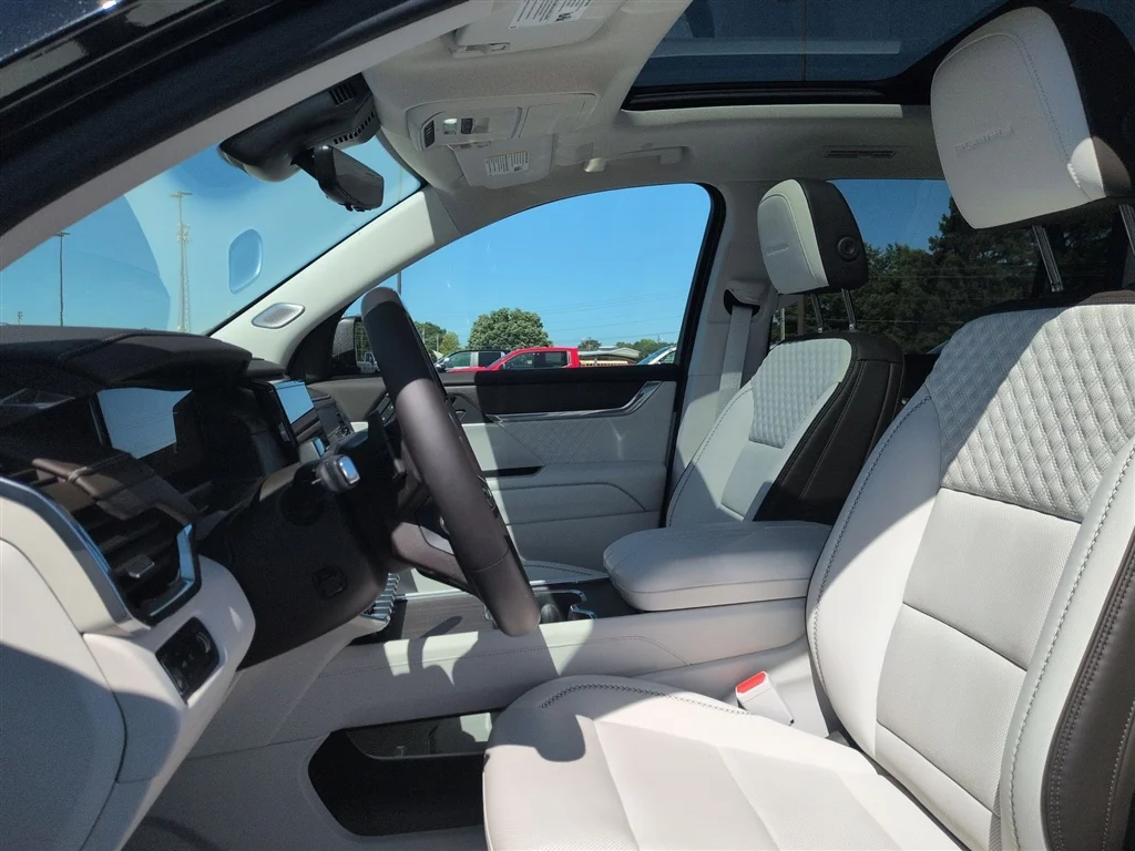 Used 2024 Ebony Twilight Metallic GMC Denali image 20
