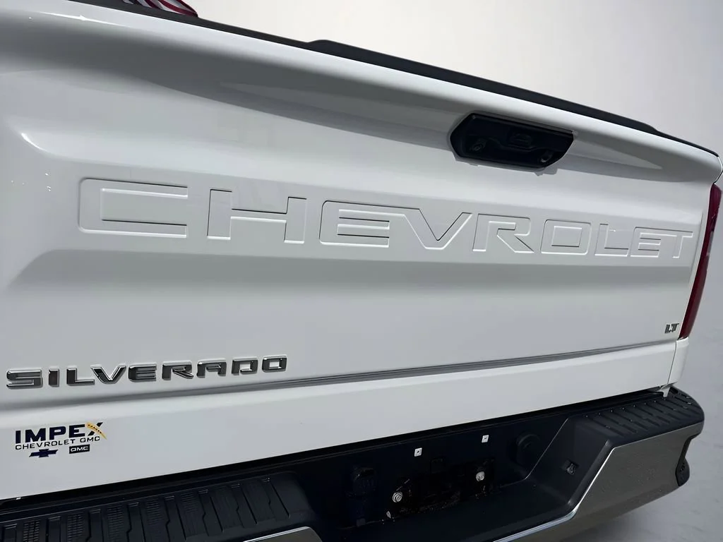 Used 2025 Summit White Chevrolet LT image 36