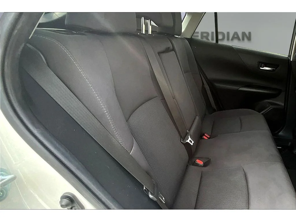 Used 2021  Toyota LE image 18