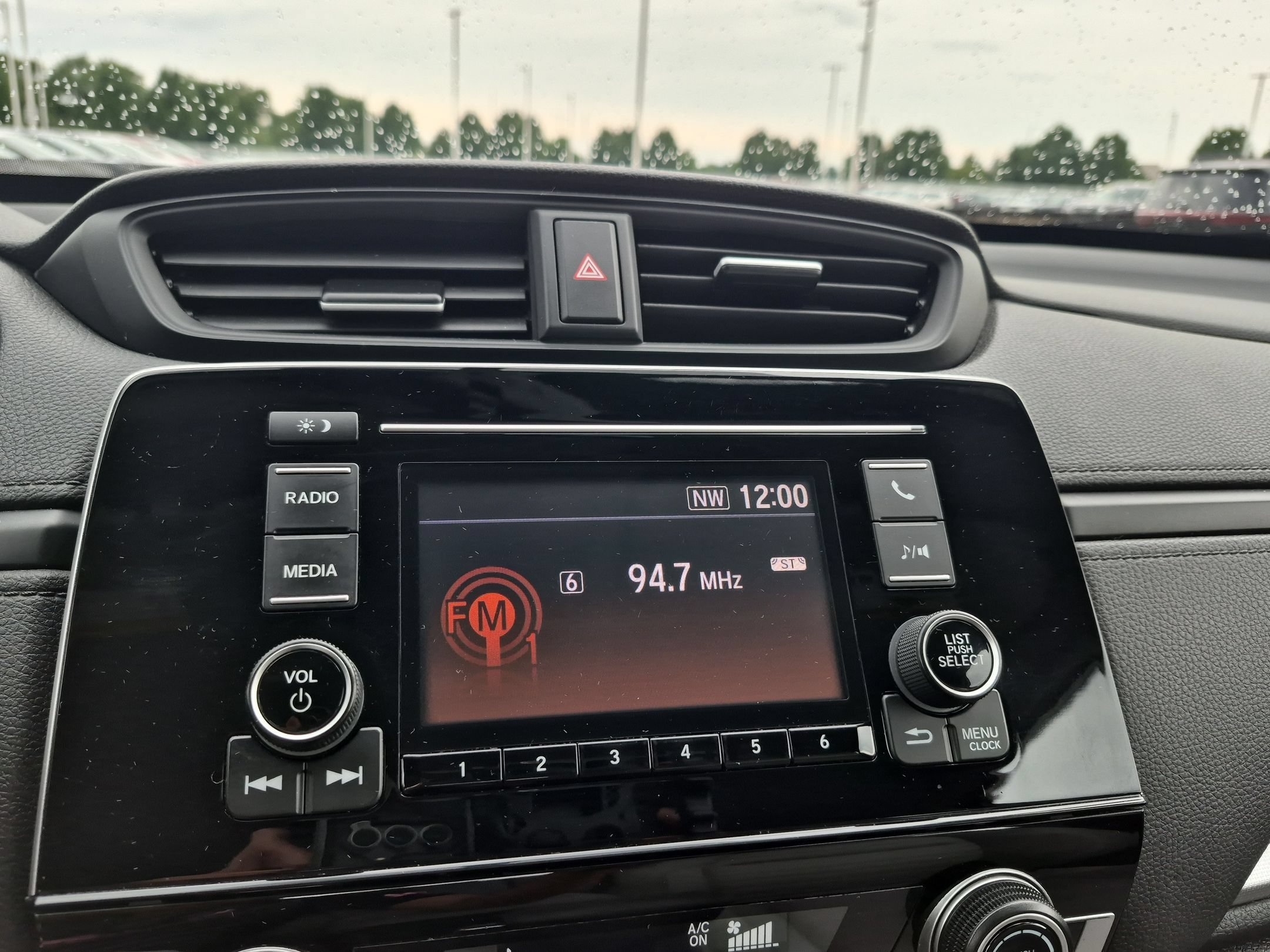 2017 Honda CR-V LX - Photo 17