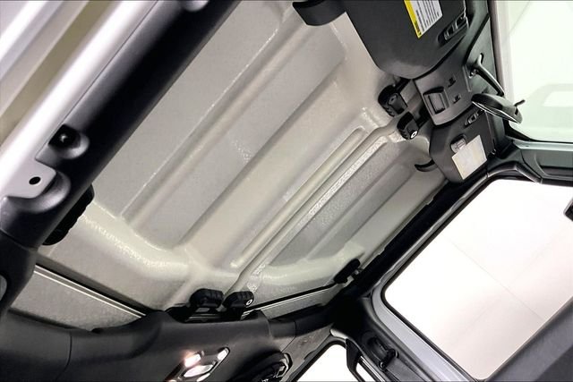 Used 2021 White Jeep Mojave image 26