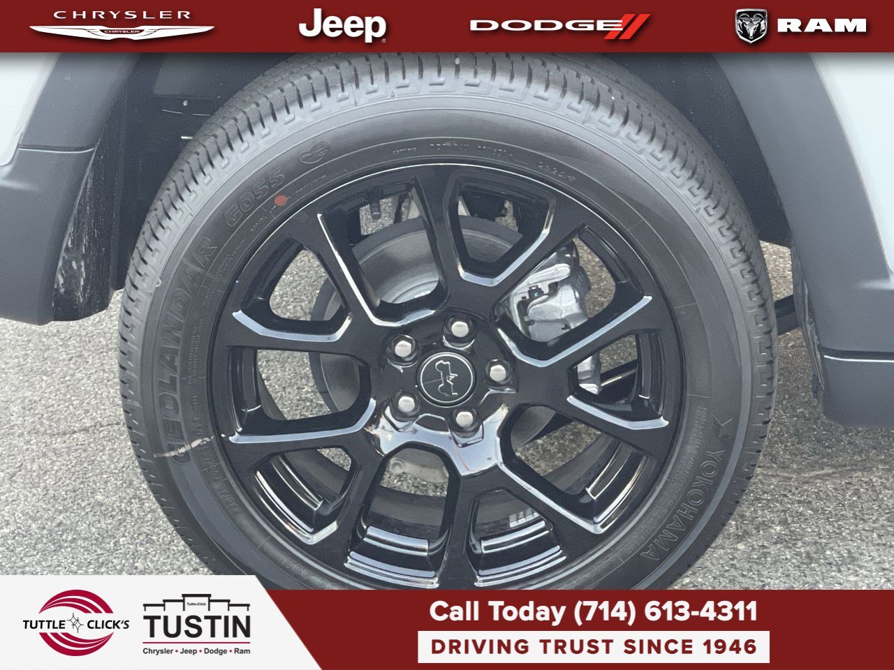 New 2026 Bright White Clearcoat Jeep Latitude image 11