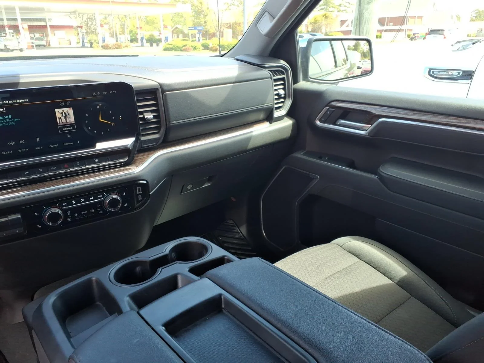 2025 Chevrolet Silverado 1500 LT - Photo 12