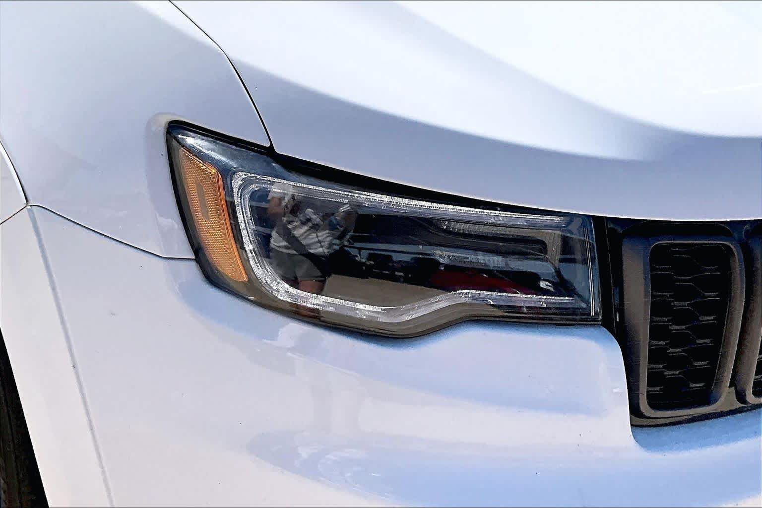 Used 2020 Bright White Clearcoat Jeep High Altitude image 23