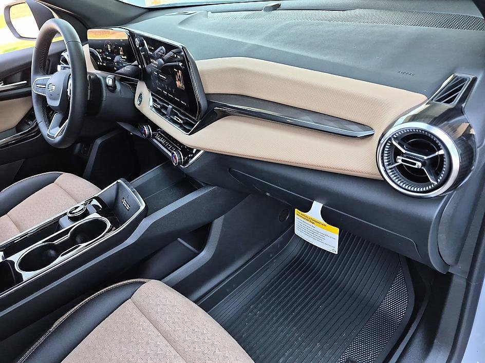 New 2026 Polar White Tricoat Chevrolet ACTIV image 36