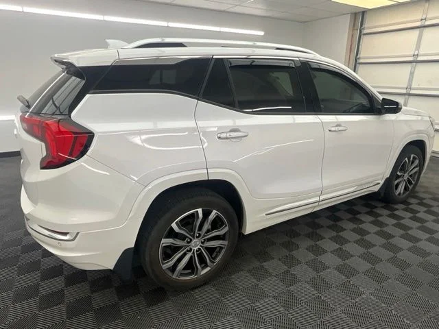 Used 2020 White GMC Denali image 21