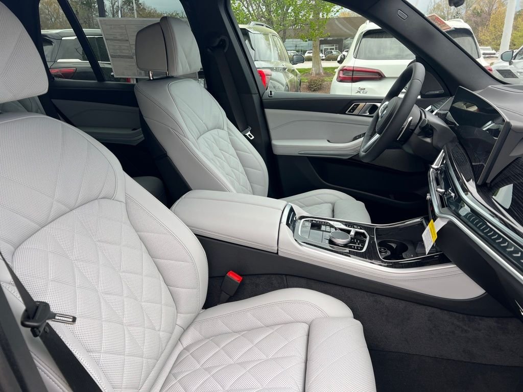 Certified Used 2026 Carbon Black Metallic BMW xDrive40i image 31