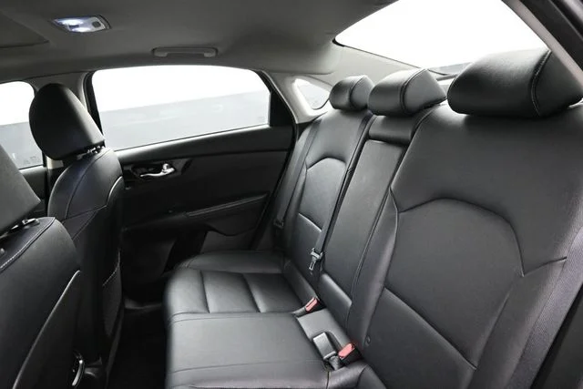 Used 2021 Black Kia EX image 14