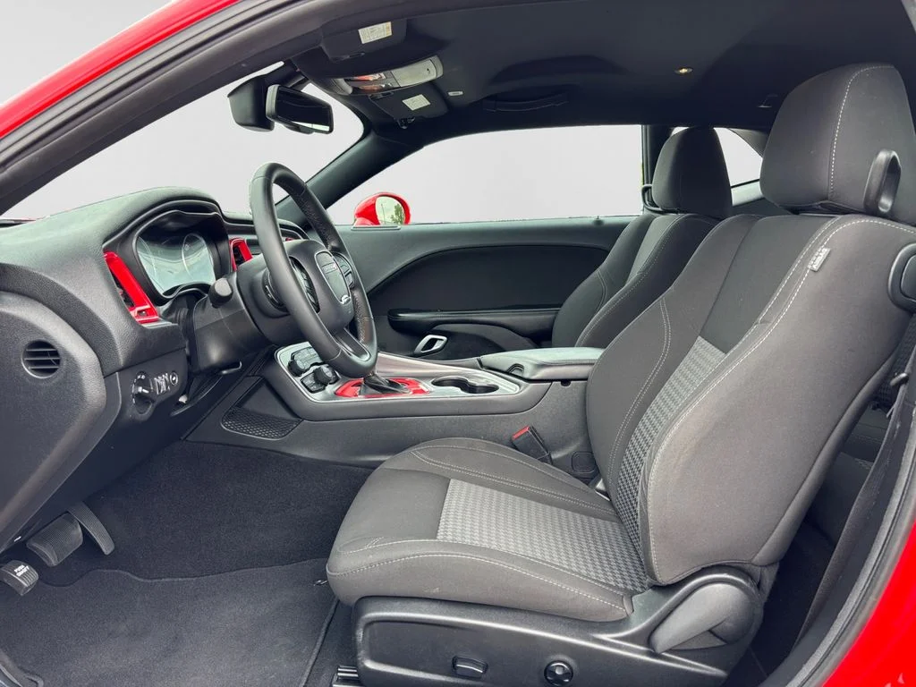 Used 2020 Red Dodge SXT image 10