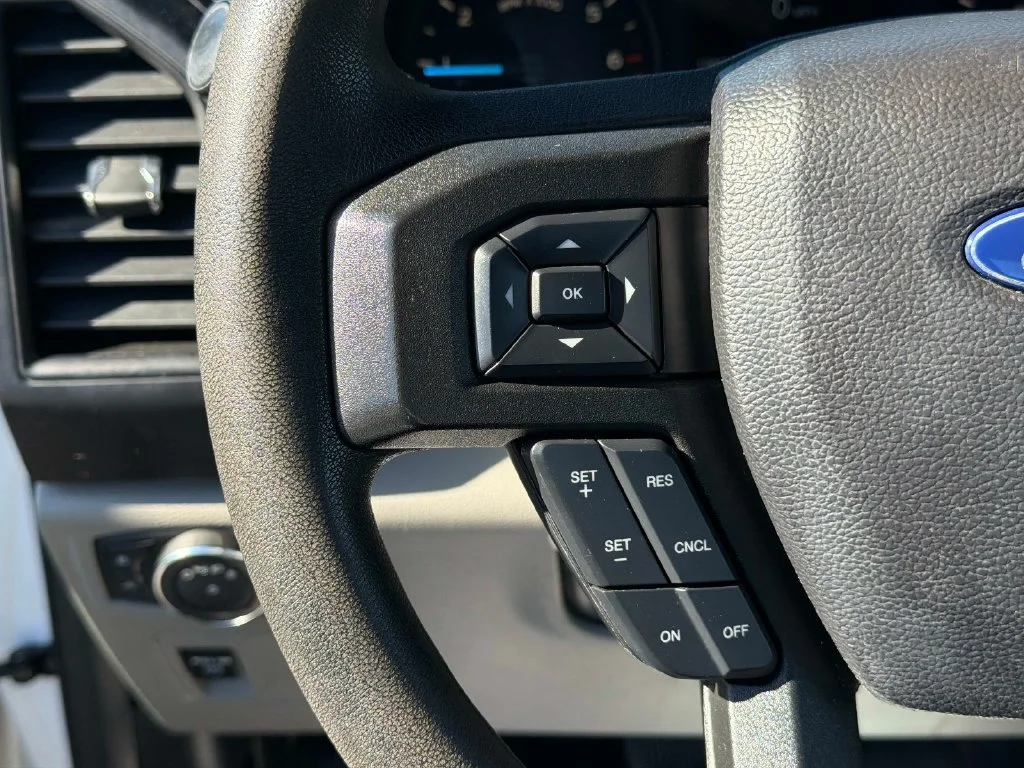 Used 2018 White Ford XL image 25